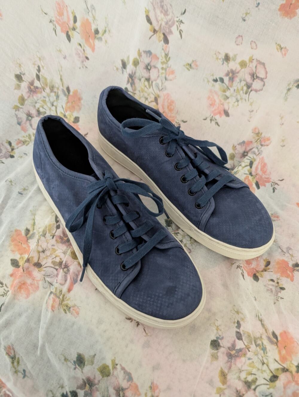 Vince men's blue suede lace up shoes